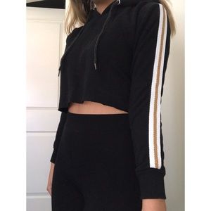 PrettyLittleThing Cropped Hoodie